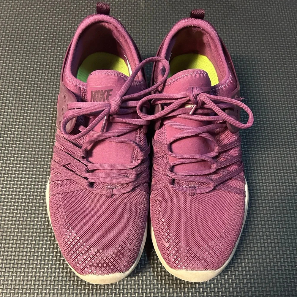 Women’s Nike Training Shoes 9 - Picture 2 of 6